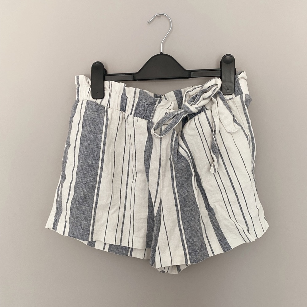 Stripe PaperBag Style Shorts 🤍